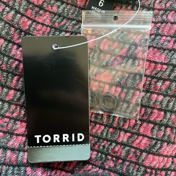 Torrid Babydoll Softest Flannel Puff Short Sleeve Top. Size 6X. NWT. Red & Black - Picture 13 of 15